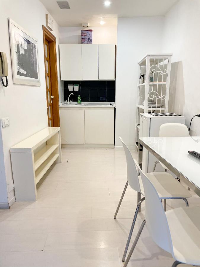 Colosseo 13 Boutique Apartment Rom Exteriör bild